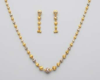 22K Gold Star-Burst Medallion Pendant & Earring Set