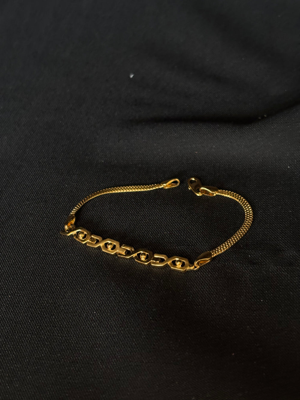 22K Gold Link Bracelet with Unique Cutouts