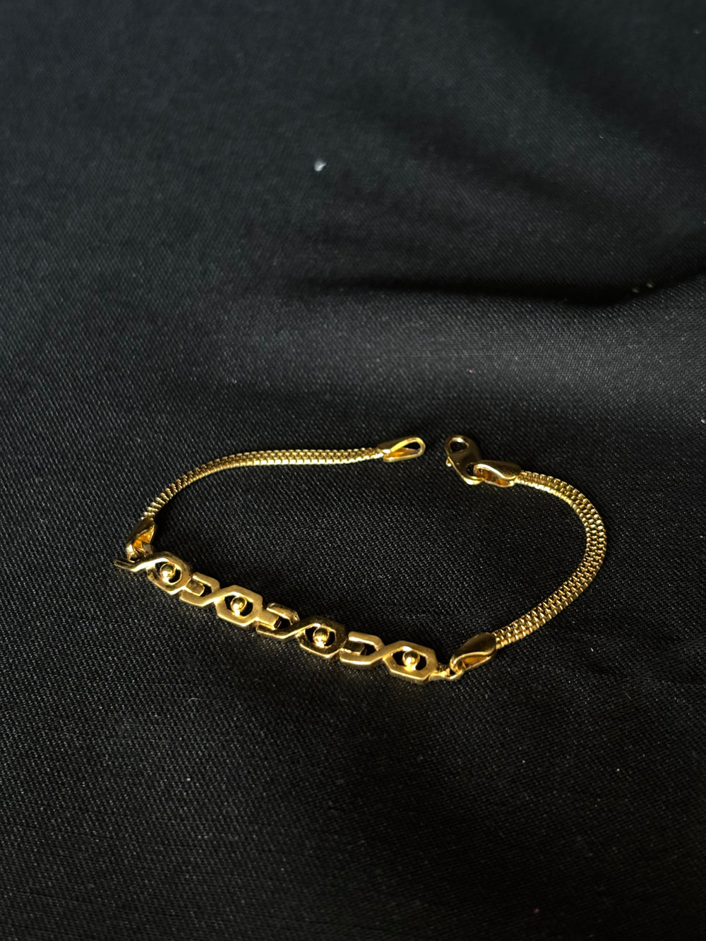 22K Gold Link Bracelet with Unique Cutouts