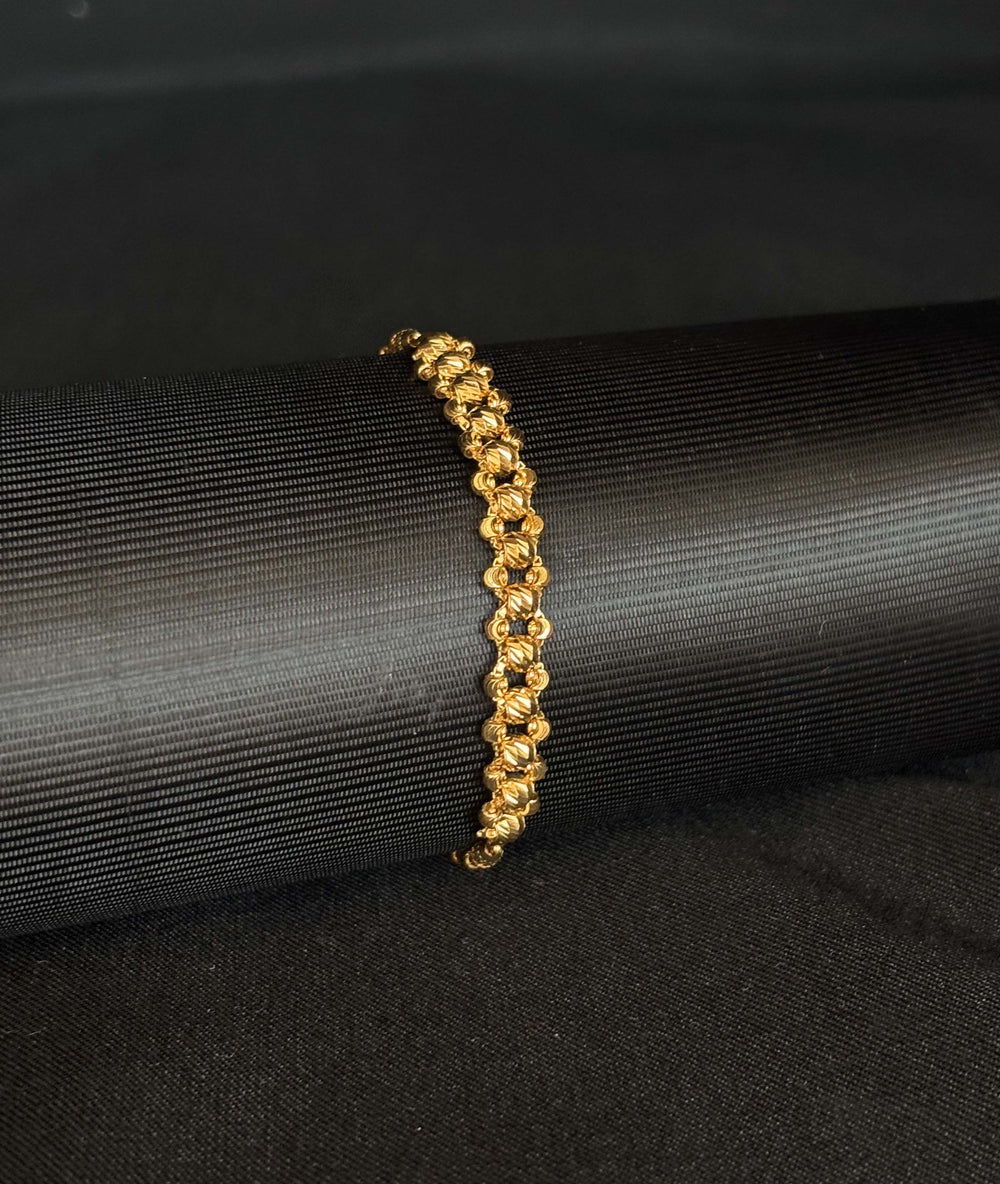 22K Gold Ganch Bracelet with Detailed Pattern