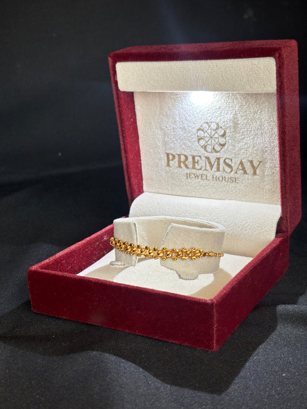 22K Gold Ganch Bracelet with Detailed Pattern