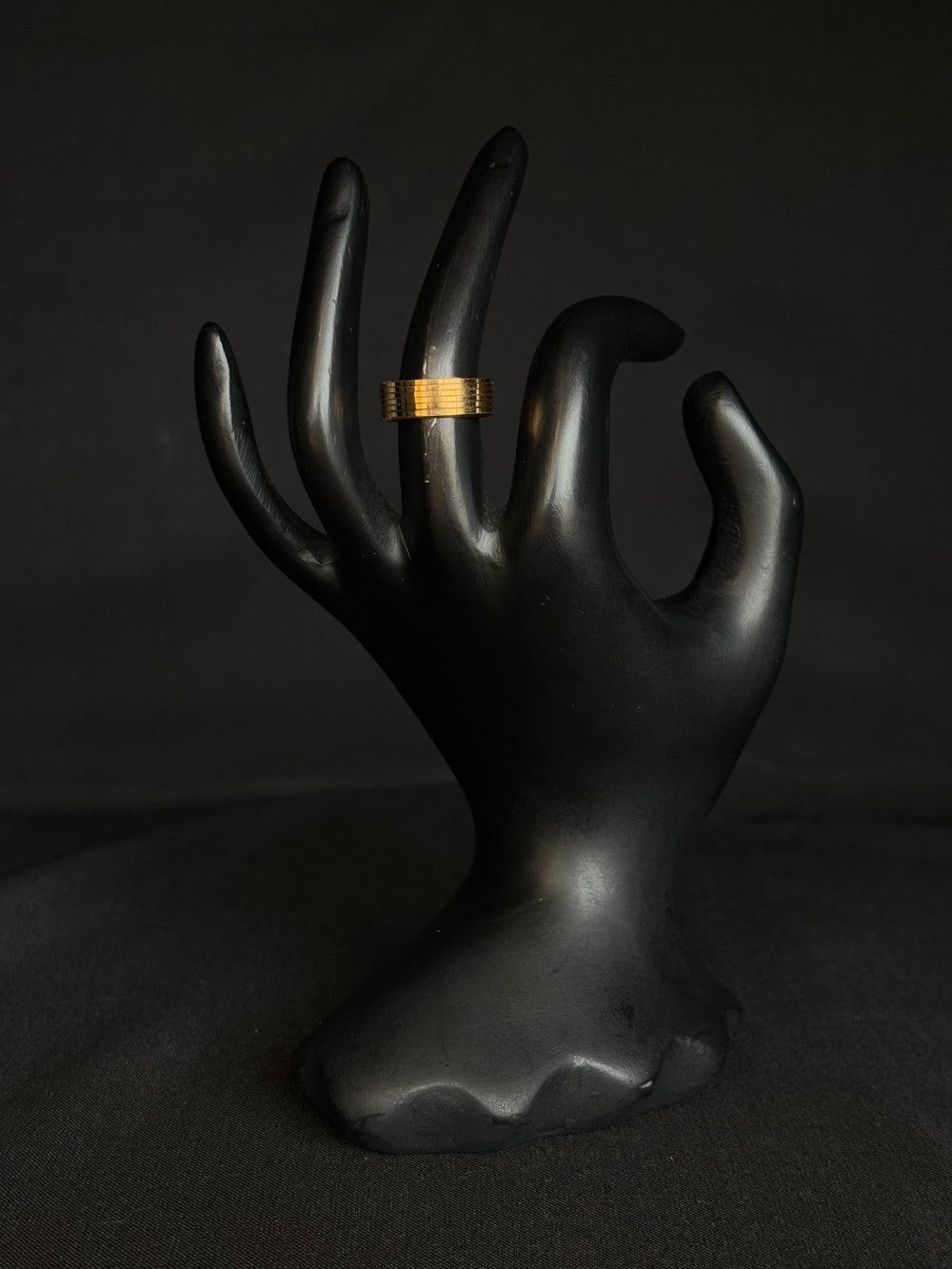 22K Gold Ladies Ring with Grooved Band.