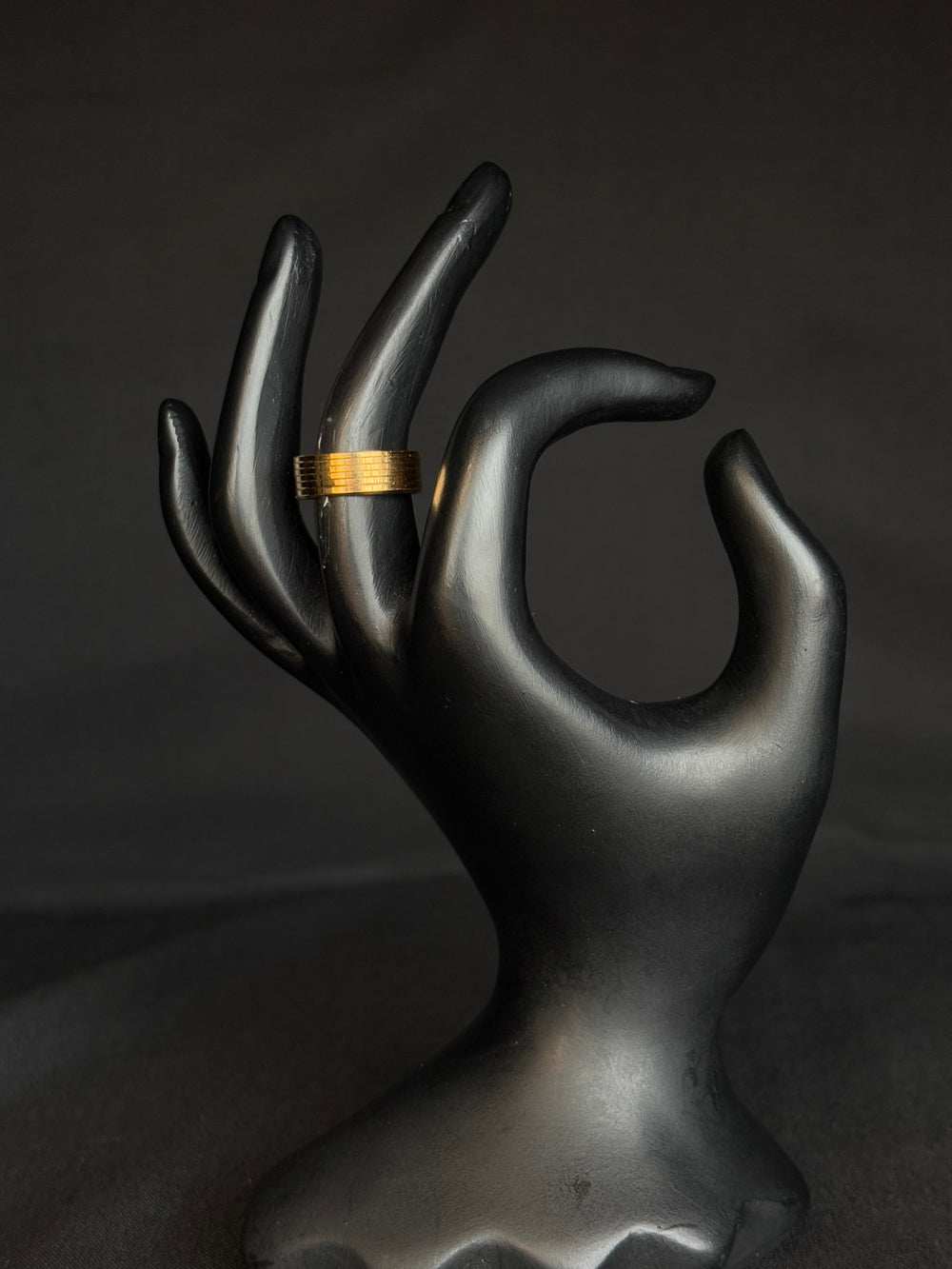 22K Gold Ladies Ring with Grooved Band.