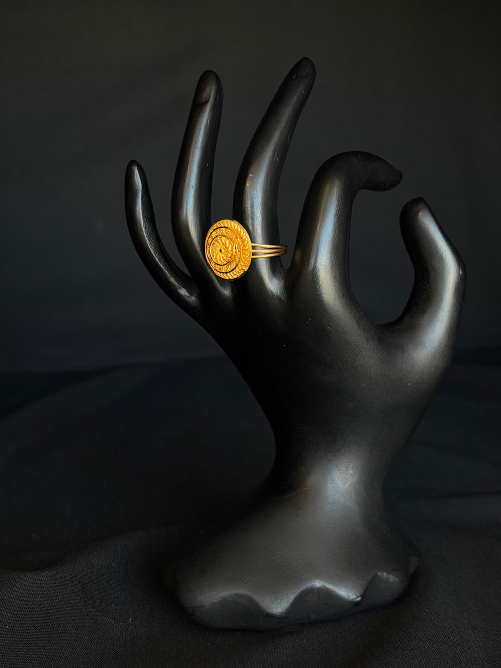 22K Gold Ladies Ring with Intricate Circular Motif.