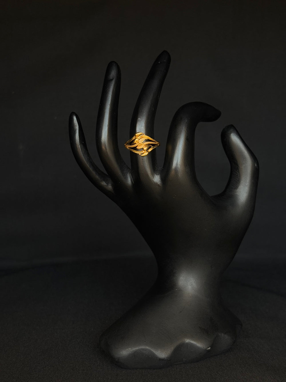 22K Gold Leaf Design Ring - Nature Inspired Elegance