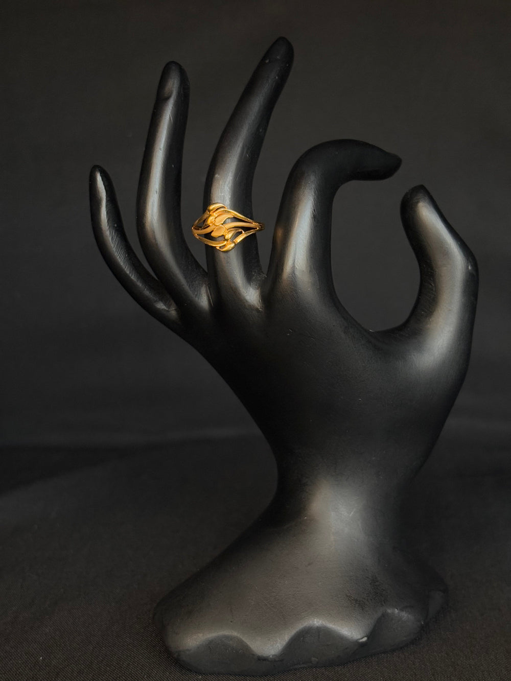 22K Gold Leaf Design Ring - Nature Inspired Elegance