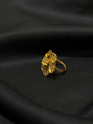 22K Gold Floral Filigree Ring - Elegant Traditional Jewelry