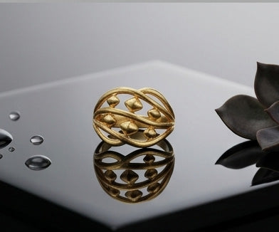 WoGents 22K Gold Lattice Shield Ring | Ornate Rectangular Signet