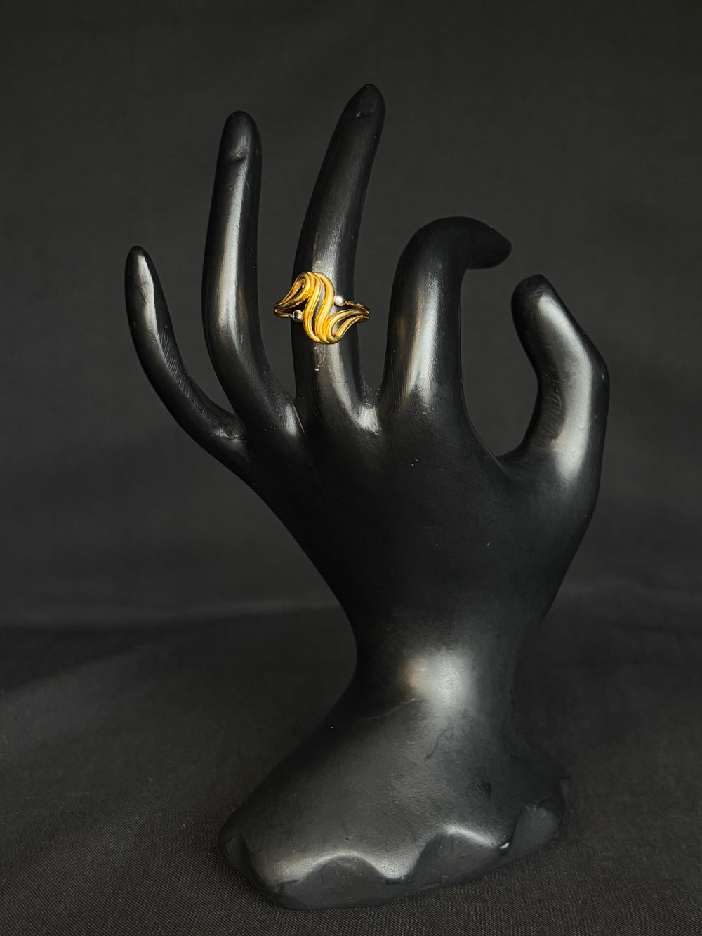 22K Gold Ladies Ring with Abstract Design.