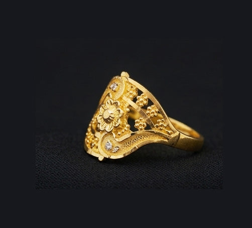 Gents  22K Gold Sunburst Medallion Ring | Radial Etched Signet