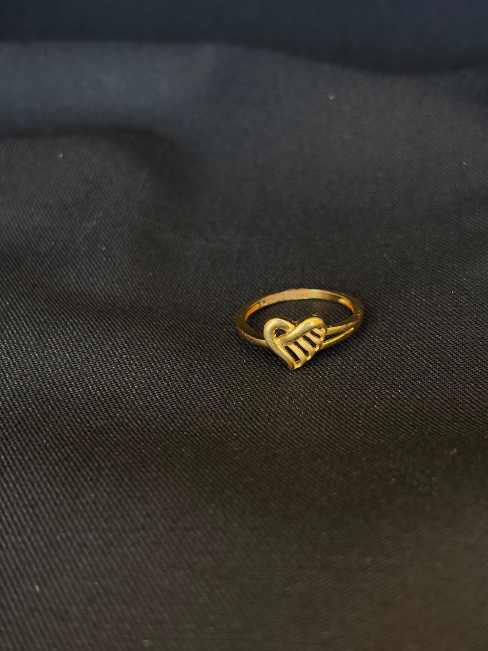 22KT Gold Heart Ladies Ring