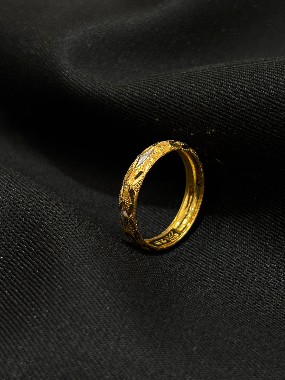 22K Gold Textured Band Ring - Intricate Diamond Cut Design