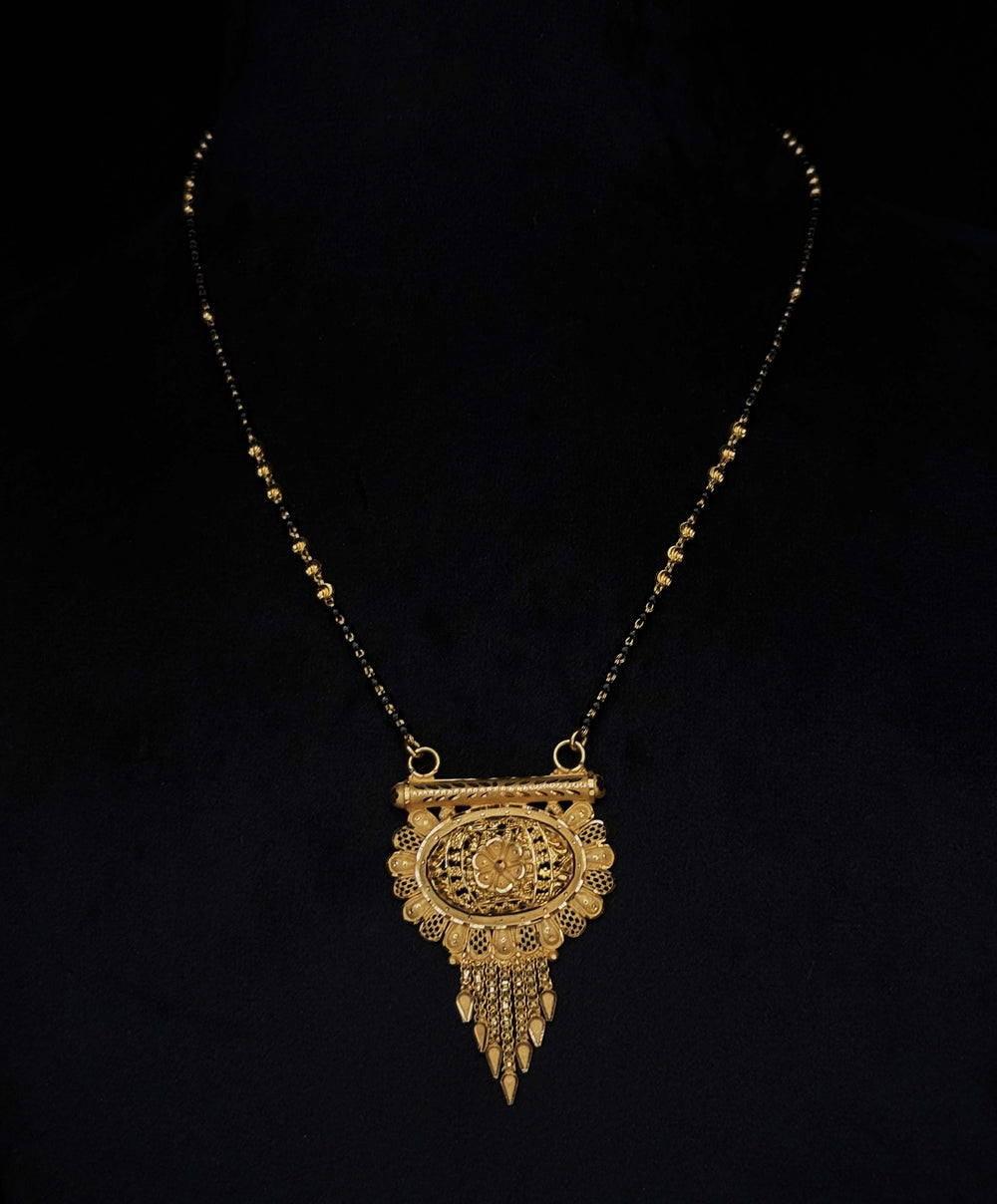22K Gold Mangalsutra with Detailed Pendant