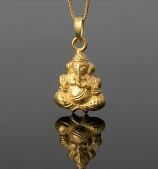 22KT Gold Lord Hanuman Pendant | Bajrangbali Devotional Gold Locket