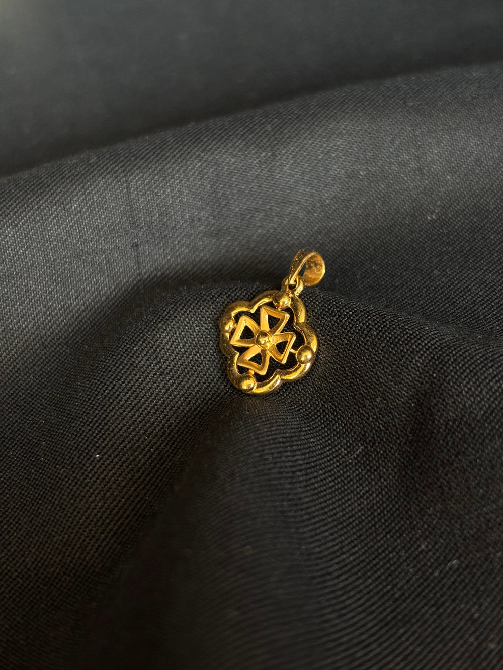22K Gold Quatrefoil Cross Pendant (Without Chain)