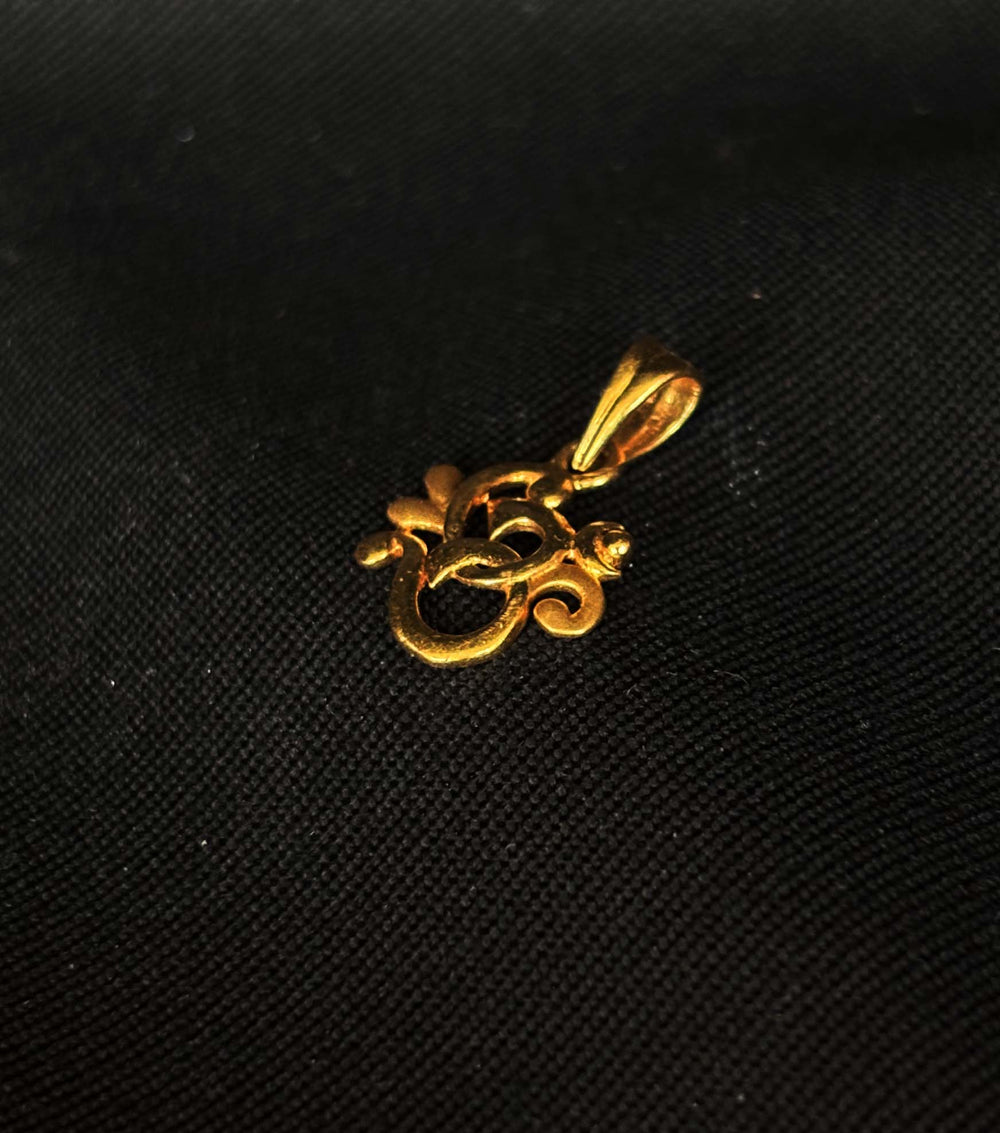 22K Gold Om Symbol Pendant (Without Chain)