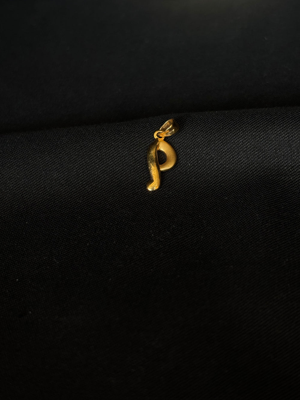 22KT Gold Abstract Swirl Pendant (Without Chain)