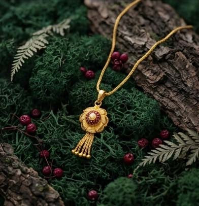 Modern 22K Gold Textured Square Pendant Set | Sleek Jewelry