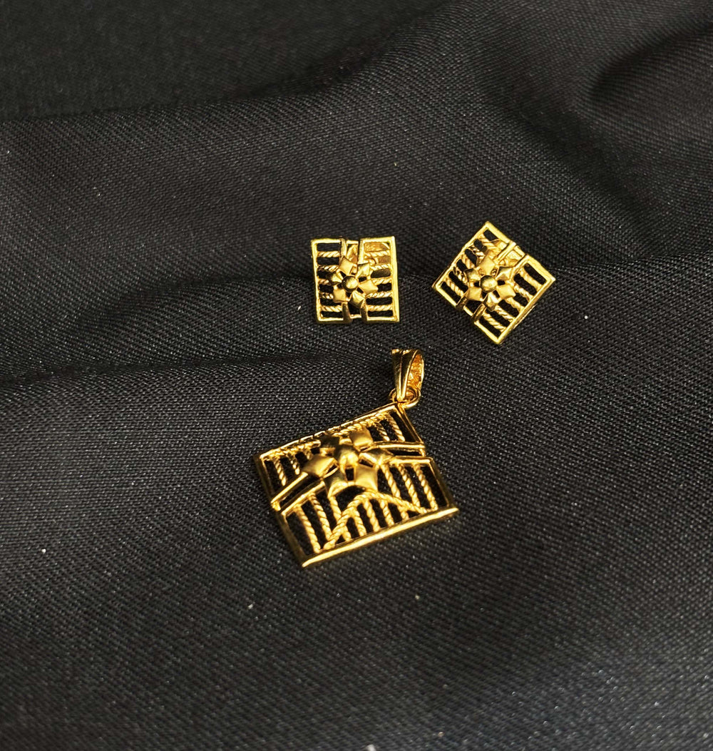 22K Gold Rectangular Pendant and Earrings Set with Cutout Design