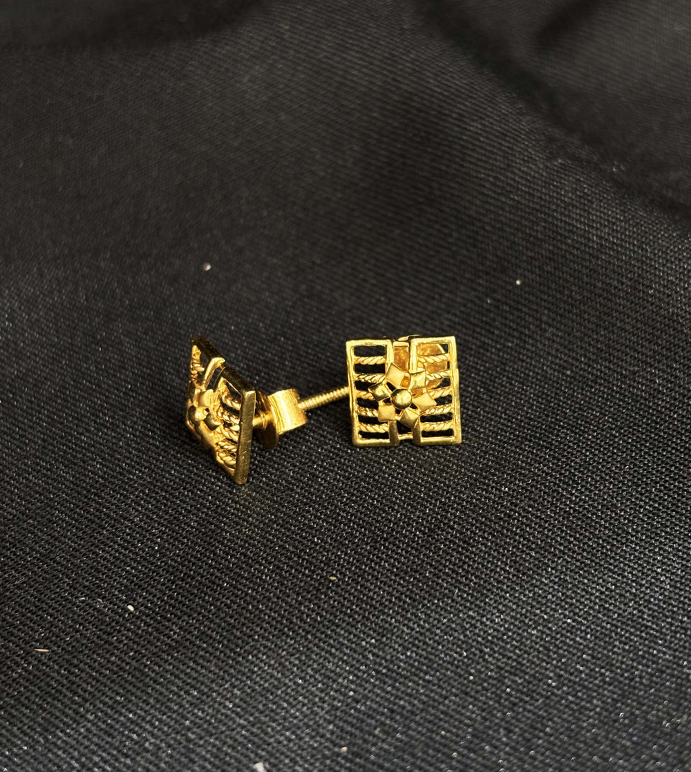 22K Gold Rectangular Pendant and Earrings Set with Cutout Design