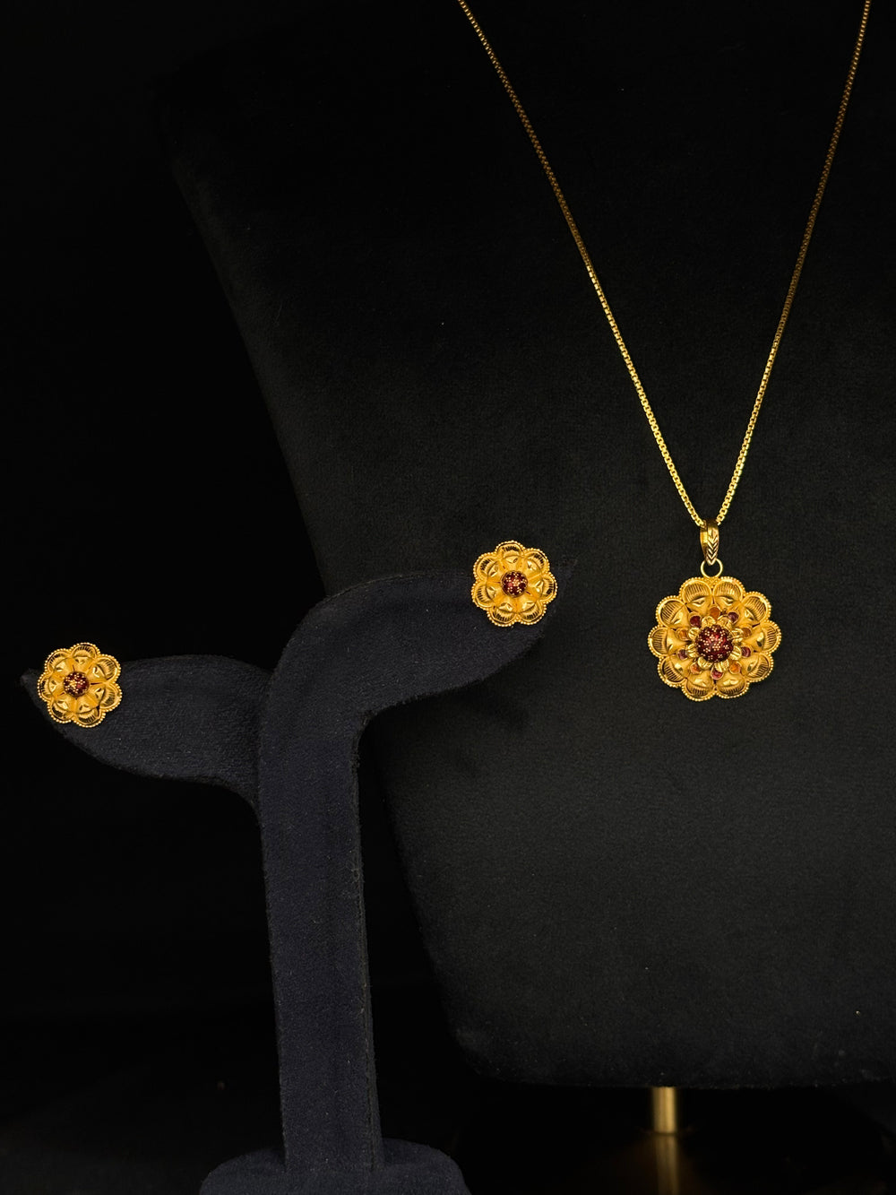 22K Gold Flower Pendant and Earrings Set