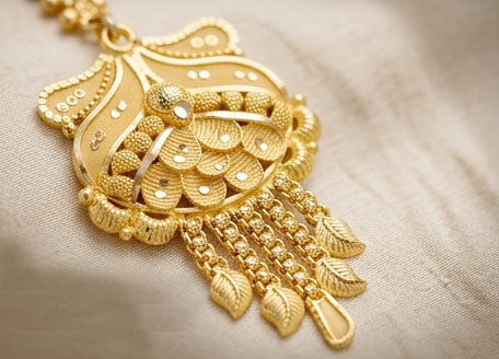 22KT Yellow Gold Floral Maang Tikka with Pink Stones & Pearls