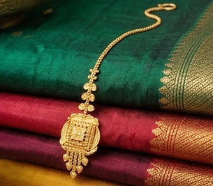 Elegant 22KT Gold Heart-Shaped Maang Tikka with Ruby & Pearl Drop